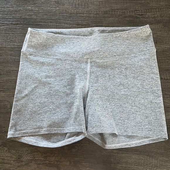 NOBULL Pants - Nobull women’s 4” shorts, size medium